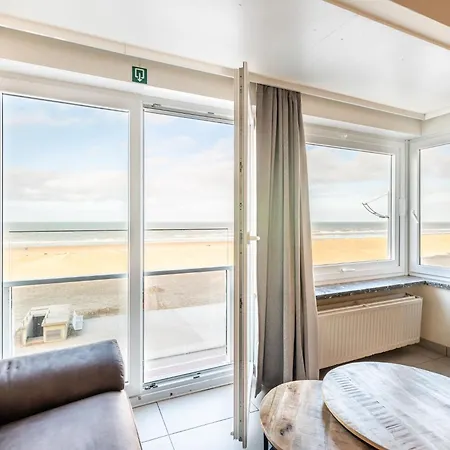 Apartment In With Seafront View